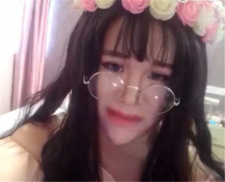 八國混血的韓熙雅 韓熙雅風(fēng)油精照片 韓熙雅微博個(gè)人資料炒作被封殺
