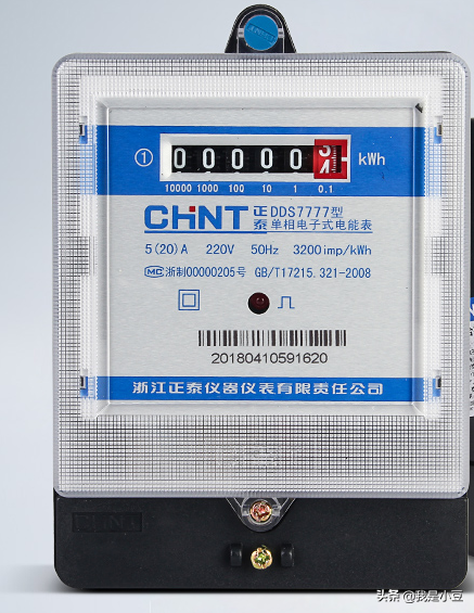 電工必備：?jiǎn)蜗嚯姳斫泳€(xiàn)圖，初學(xué)電工看了都會(huì )接，實(shí)物講解